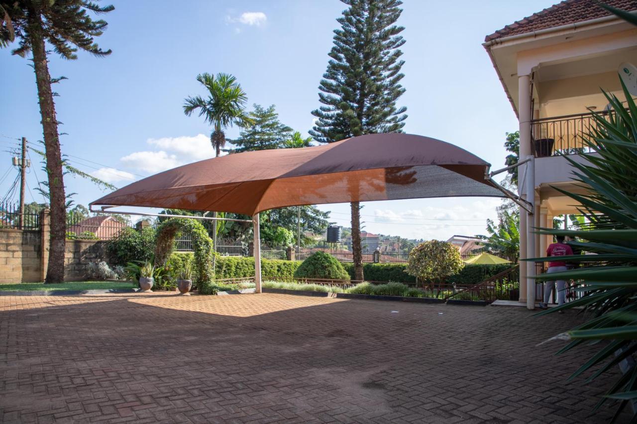 Fred And Winnie Bnb Kampala Exterior photo